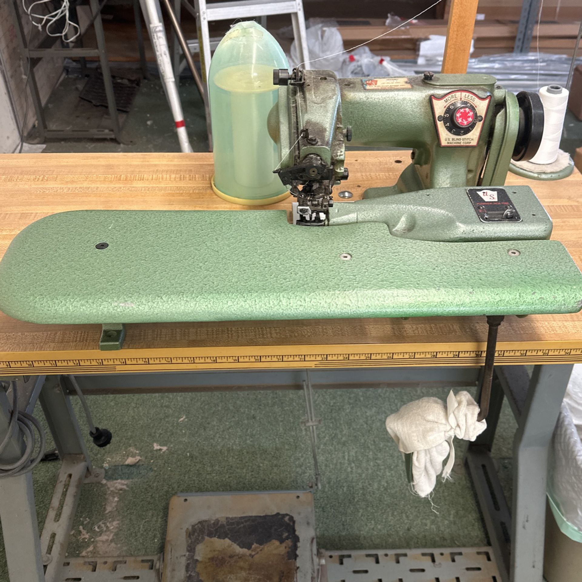 US Blind Stitch Sewing Machine & Table