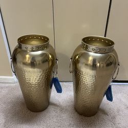 2 Matching 18”H Hammred Golden Metal Urns For Indoor Or outdoor Pickup In Gaithersburg Md 20877