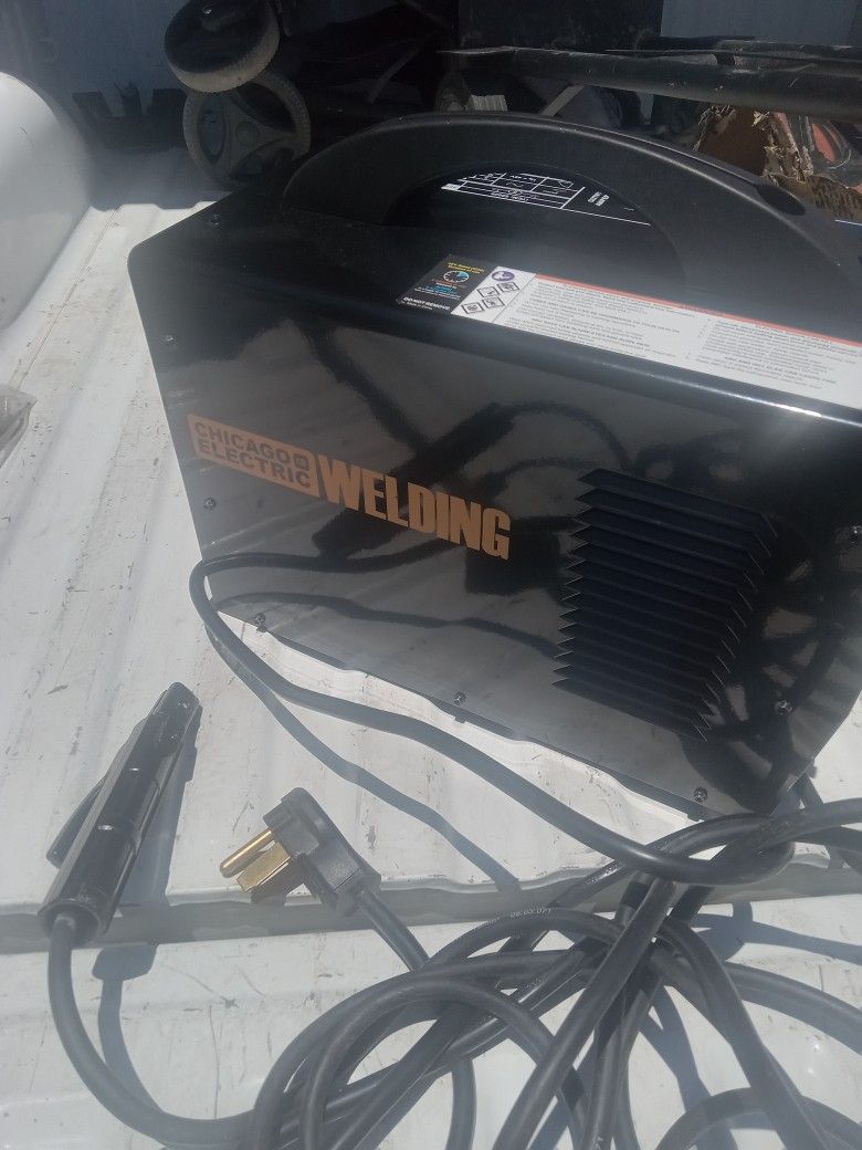 Chicago Electric 225 Amp Arc Welder