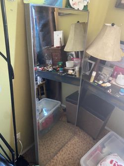Standing mirror