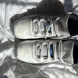 Jordan 11 Retro Legend Blue