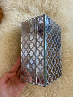 New with tags Cynthia Rowley diamond pattern mirrored jewelry box