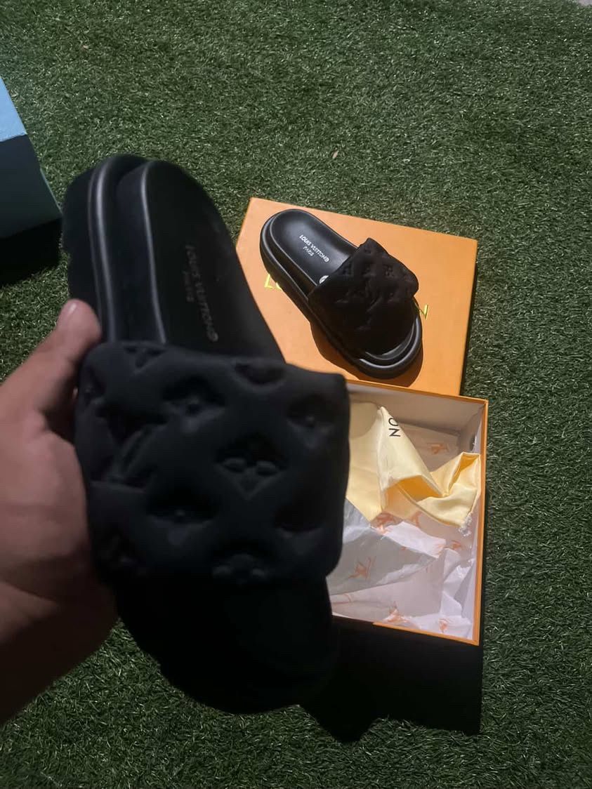 Lv Sandals