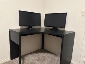 Computer table