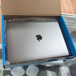 2020 MacBook Air 13” M1 8gb 256ssd 