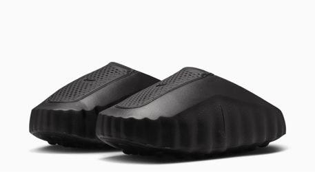 Nike mind triple black size 13