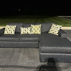 Dark Gray L Shaped Reversible Sectional*FREE Delivery 🚚 