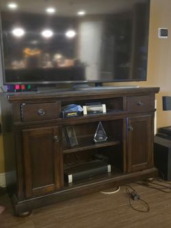 Entertainment center