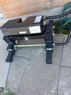 5th wheel hitch lowered price 75.00