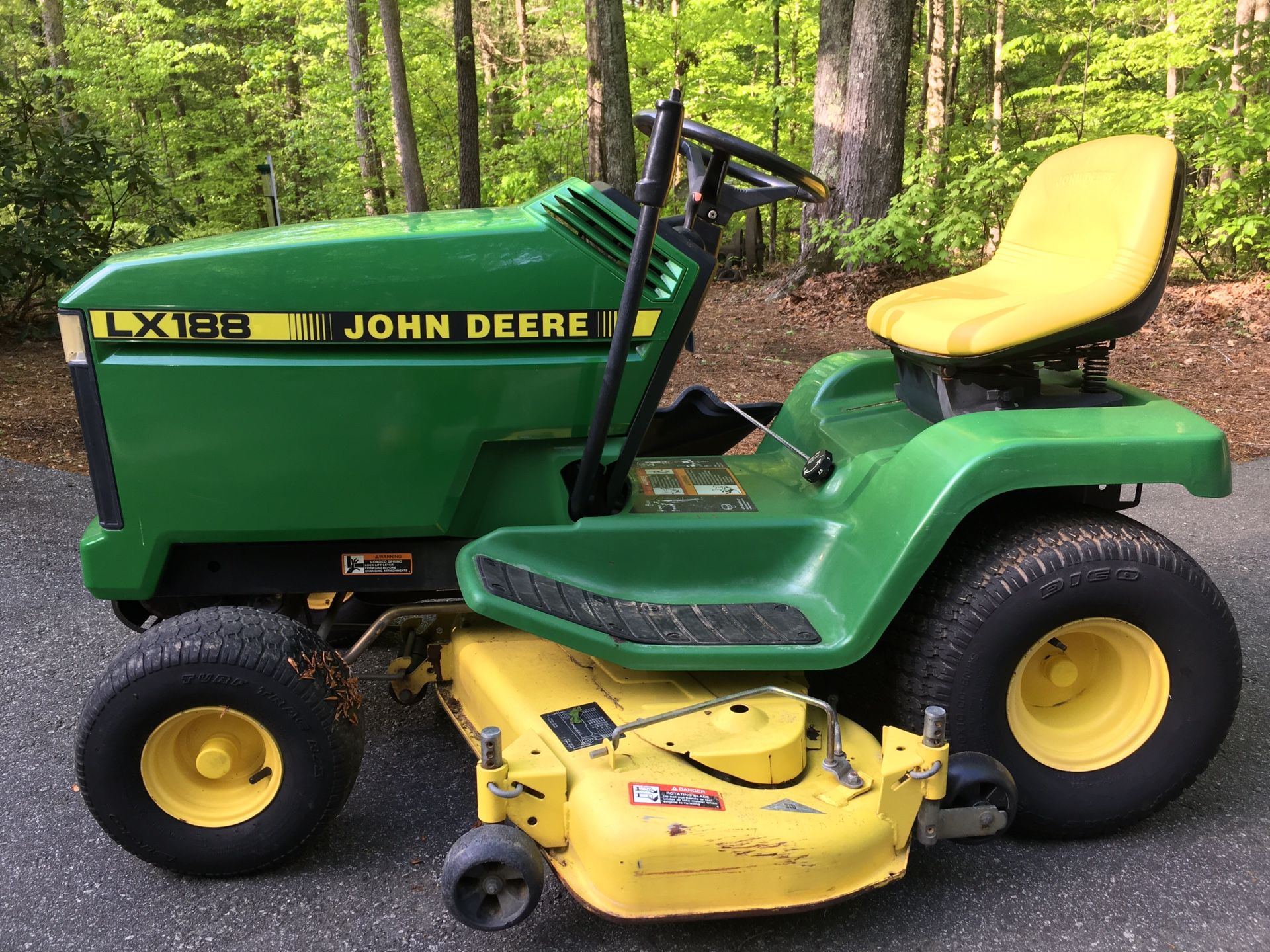 John Deere LX188 Mower