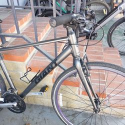 Giant Escape On Road Sport Mountain Bike 