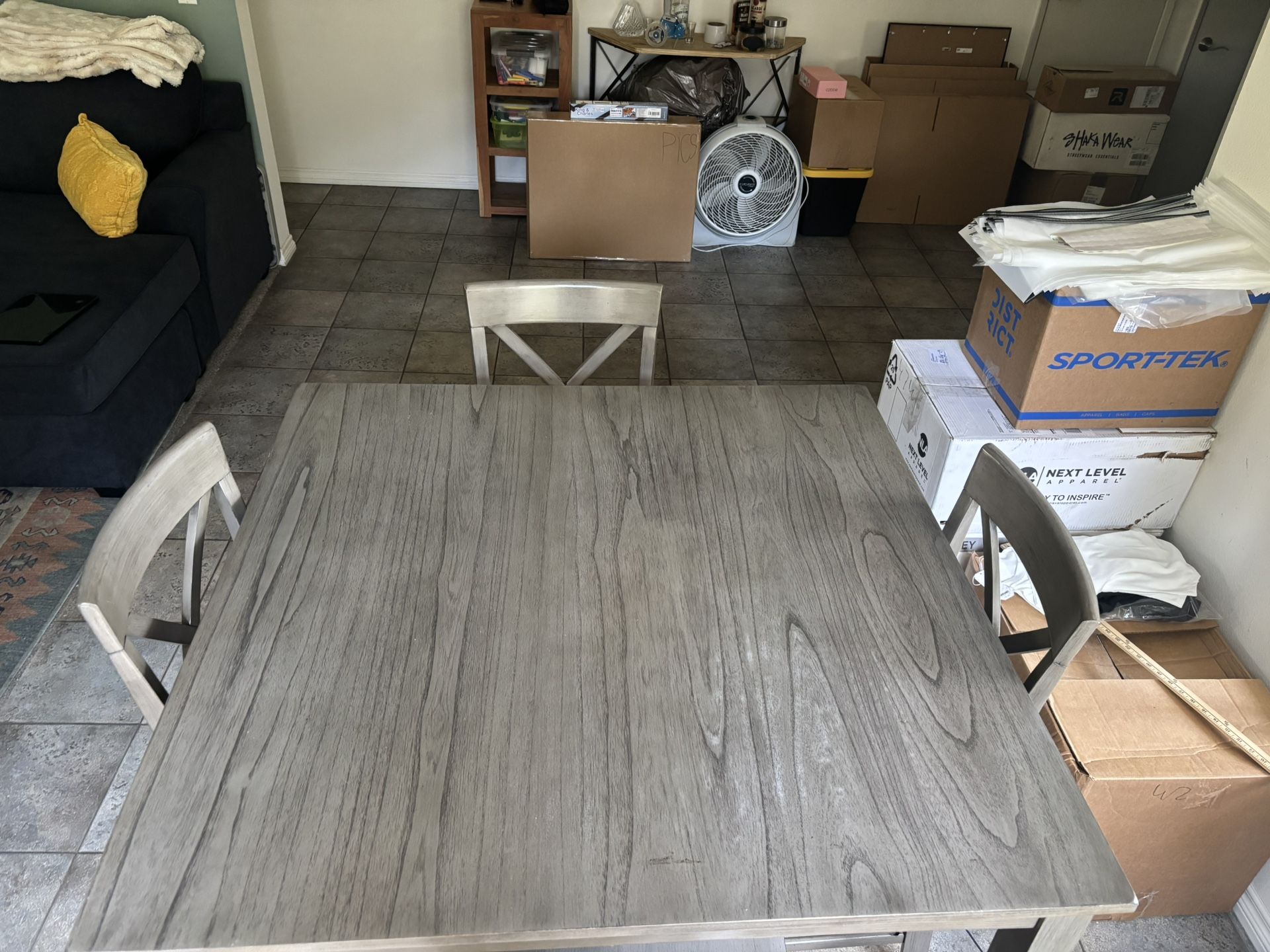 Kitchen Table And 4 Chairs