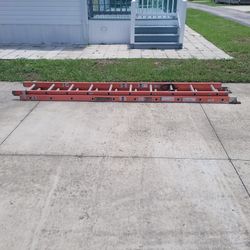 20ft Fiberglass Ladder
