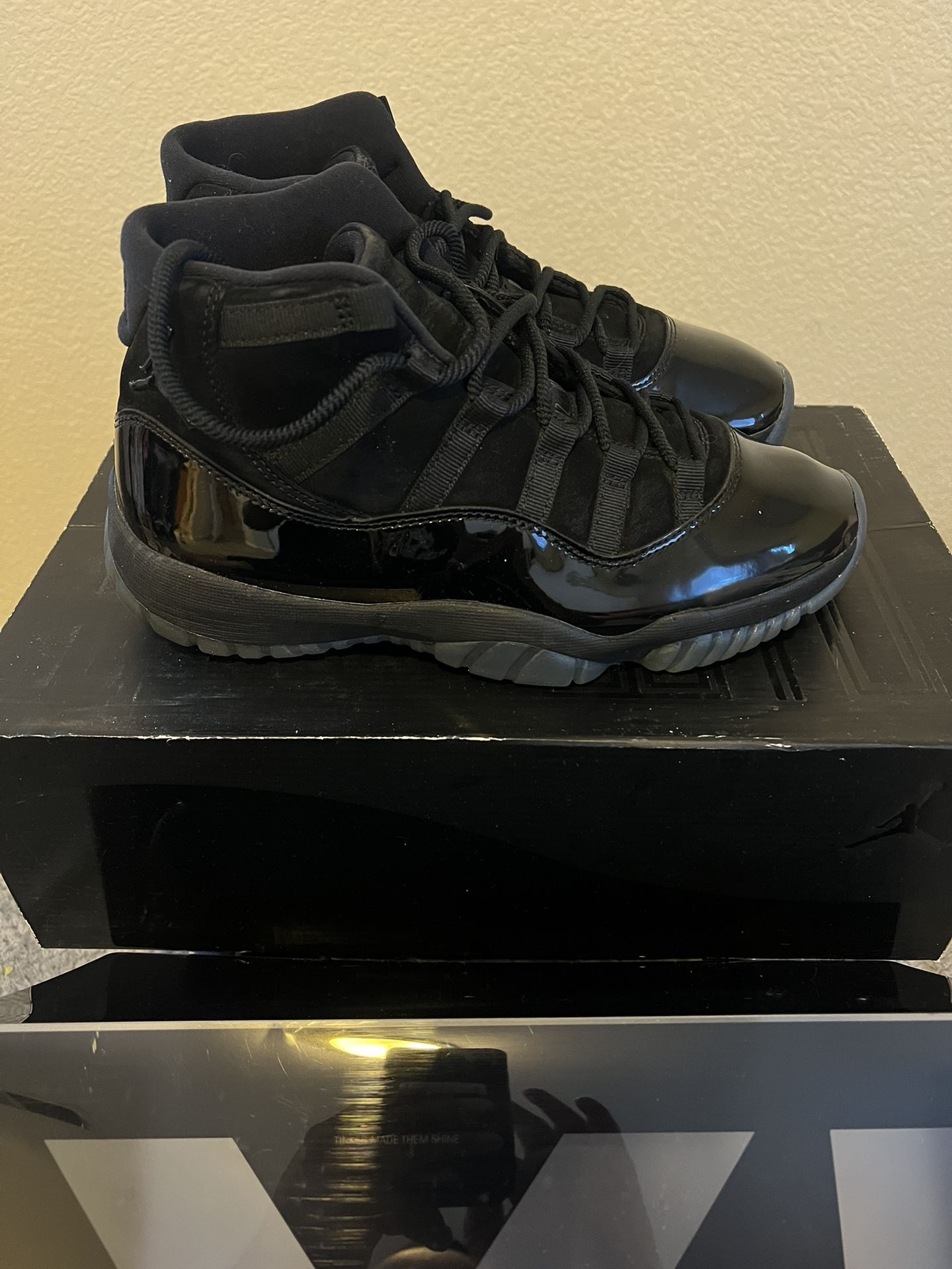 Air Jordan Retro 11 “Cap And Gown” Mens  Size 8.5