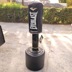 New Everlast Powercore Freestanding Heavy Bag