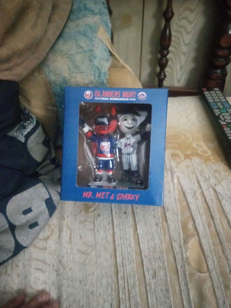 Mr.Met And Sparky Dual Bobblehead 
