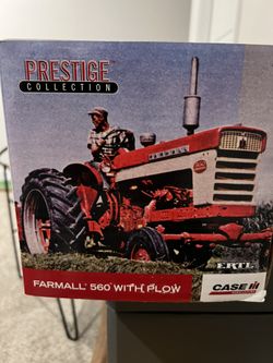Farmall 560 With Five Bottom Plow Die Cast Model
