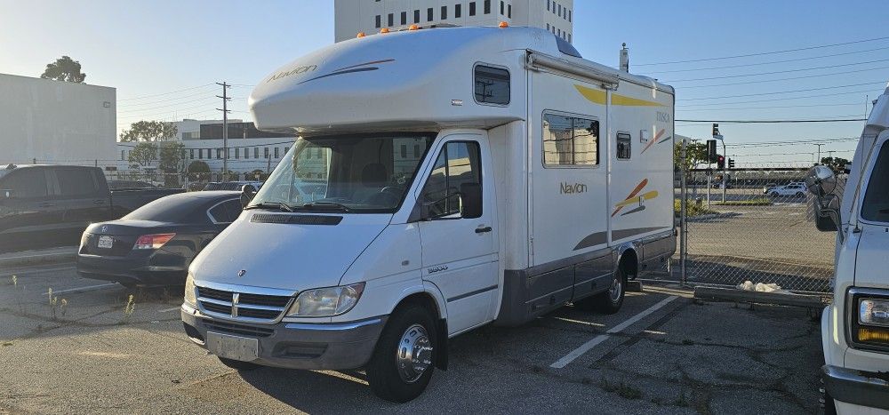 2006 Itasca Navion 23H