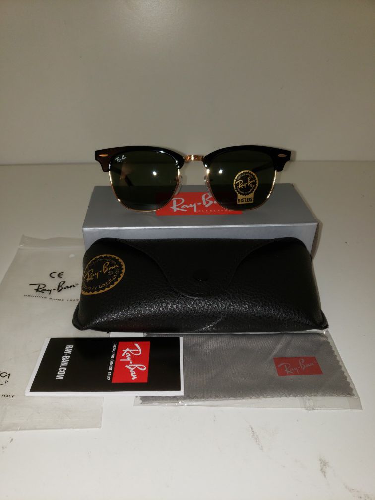 Ray Ban Classic Clubmaster RB3016 size 51mm (UNISEX) Glossy black frame & black lenses Authentic & Brandnew Deadstock never been worn