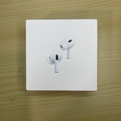 Apple AirPods Pro 2nd Generation with MagSafe Wireless Charging Case - White