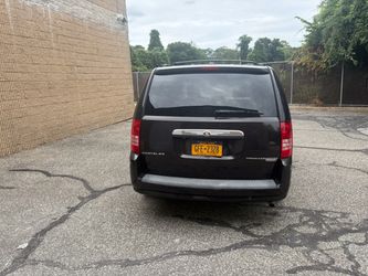 2010 Chrysler Town & Country