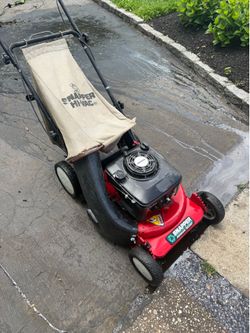 Snapper Hi Vac Gas Powered Lawn Mower with X Blade