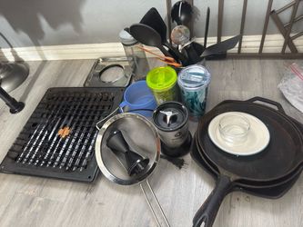 Variety of Kitchen Stuff. Need gone ASAP