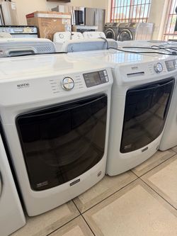 Maytag front load washer and gas dryer set