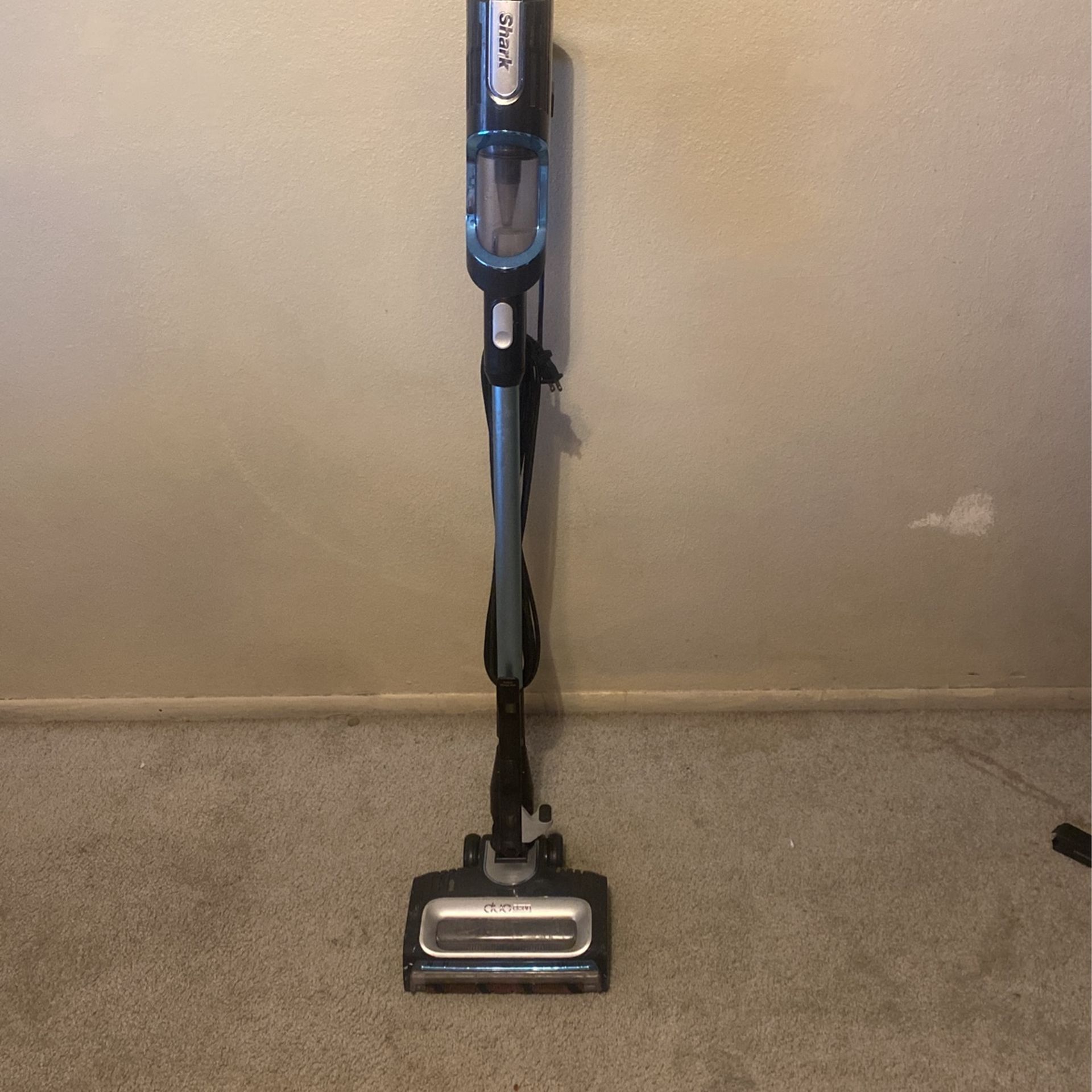 Shark UV580 Performance UltraLight Corded Stick Vacuum with DuoClean and Self-Cleaning Brushroll