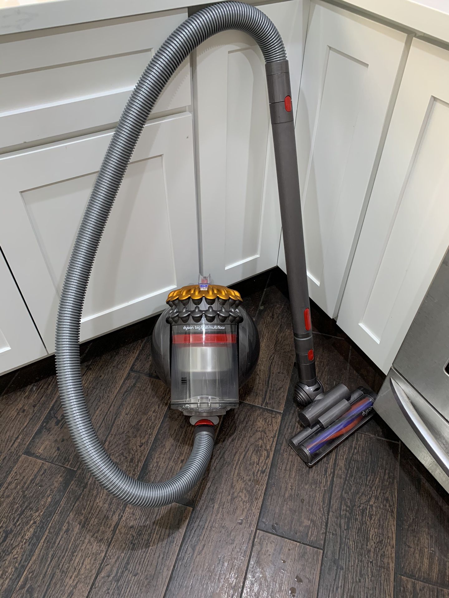 Dyson Big Ball Multifloor canister vacuum cleaner