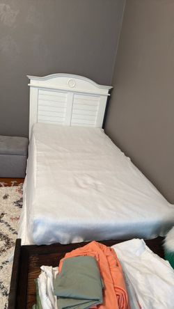 Twin bed