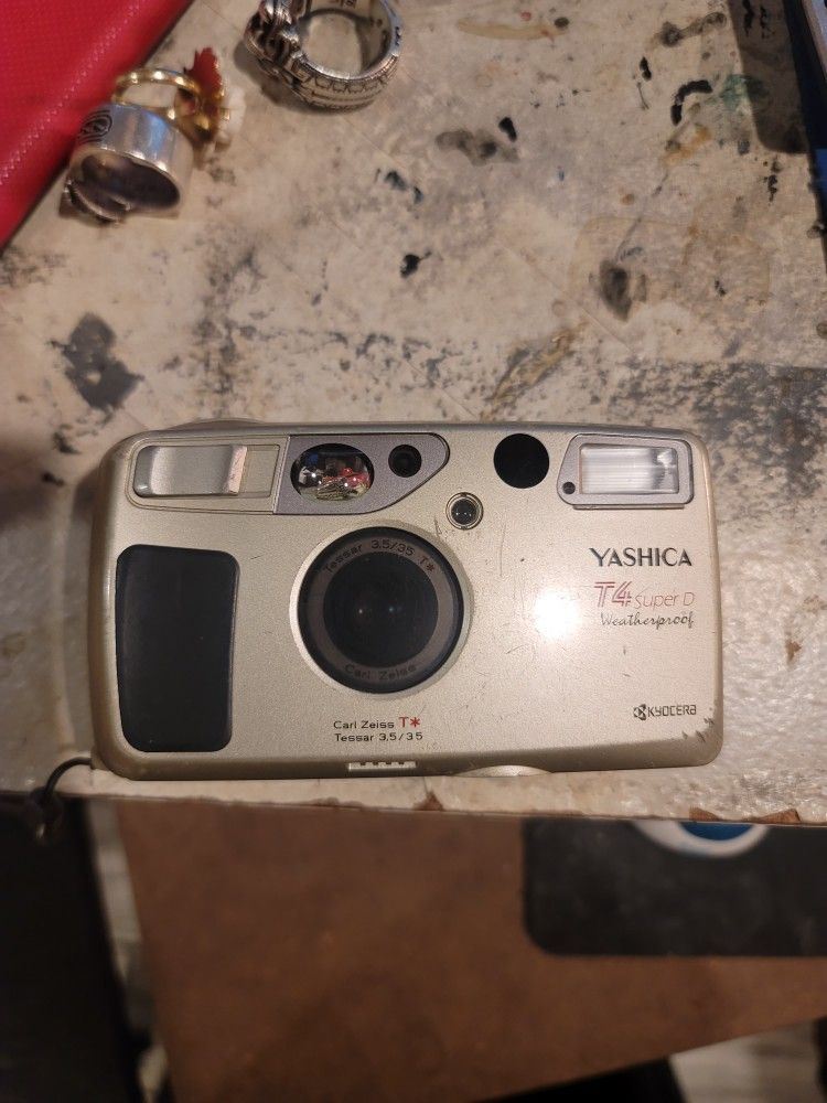 Yashica T4 Super D 35MM Film Camera Obo