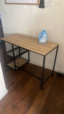 Desk with wheels