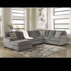 Large Gray Sectional Excellent Condition 