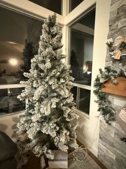 Flocked Christmas tree OBO