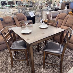 Beautiful Dining Table Set 