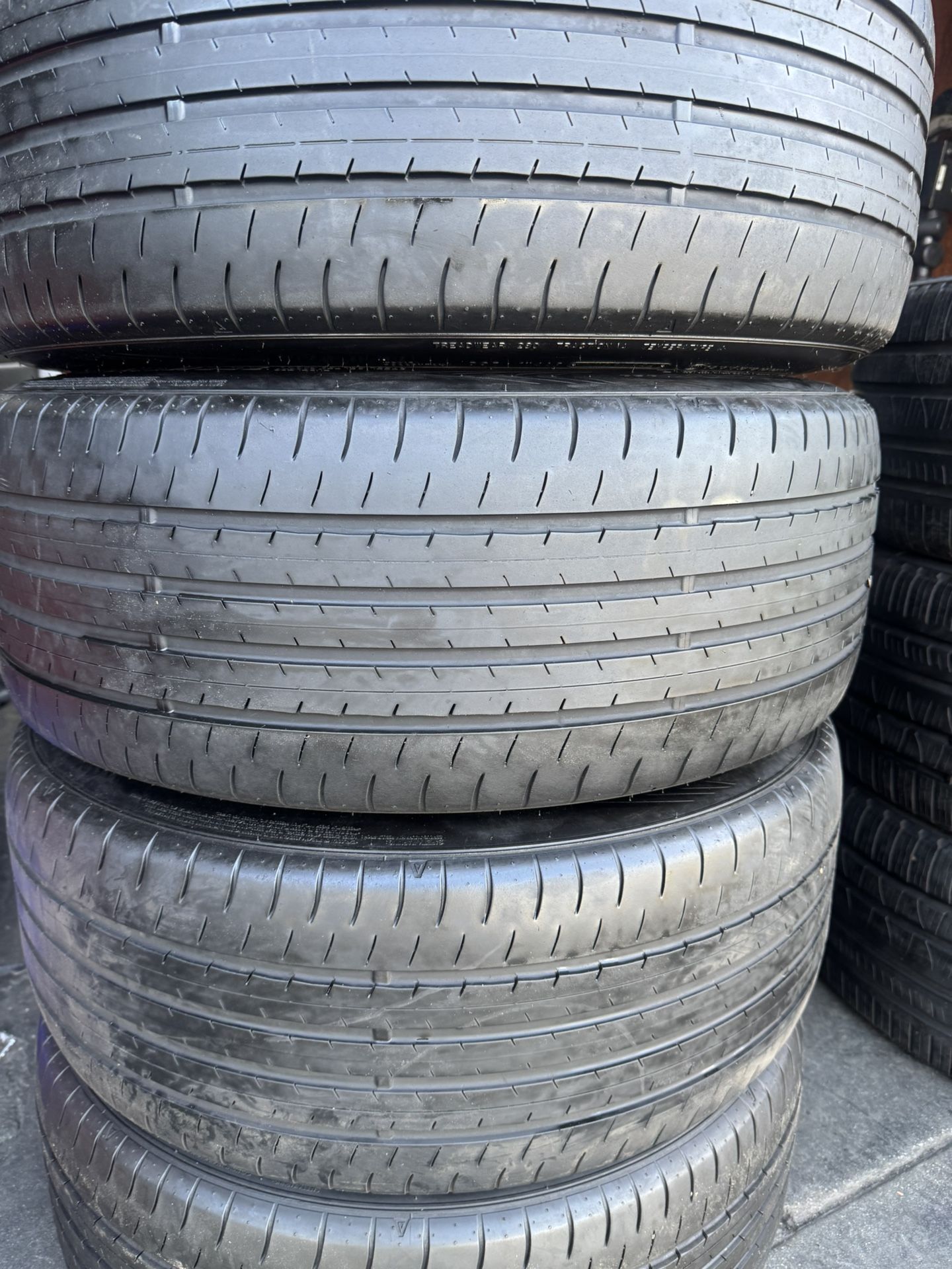 (4) 255/45R20 SET OF USED TIRES DUNLOP 60% LIFE !!