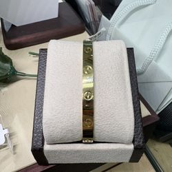 18K Gold Bracelet 
