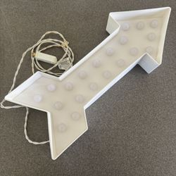Arrow light for wall or tabletop