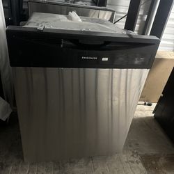Frigidaire Stainless Steel Dishwasher – Excellent Condition!
