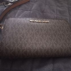 MICHAEL KORS WALLET 100% AUTHENTIC