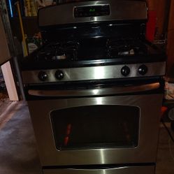 GE GAS STOVE EXCELLENT CONDITION 