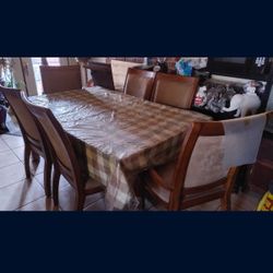 Formal Dining Table & 6 Chairs 
