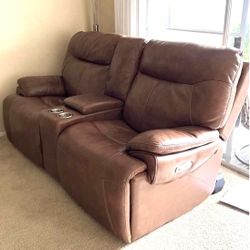 Flexsteel Fenwick Leather Couch 