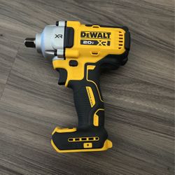 New DEWALT 20V MAX XR Cordless Brushless 1/2 in. Mid-Range Impact Wrench with Hog Ring Anvil and Tool