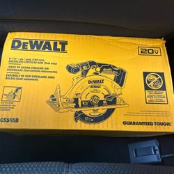 DEWALT 20V Max Cordless Brushless 6-1/2in Sidewinder Circular Saw
