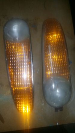 Front and rear headlight assemblies from a 2004 yukon denali.