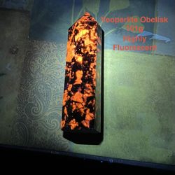 Yooperlite/Sodalite Fluorescent Mineral Tower 101g  REALLY COOL