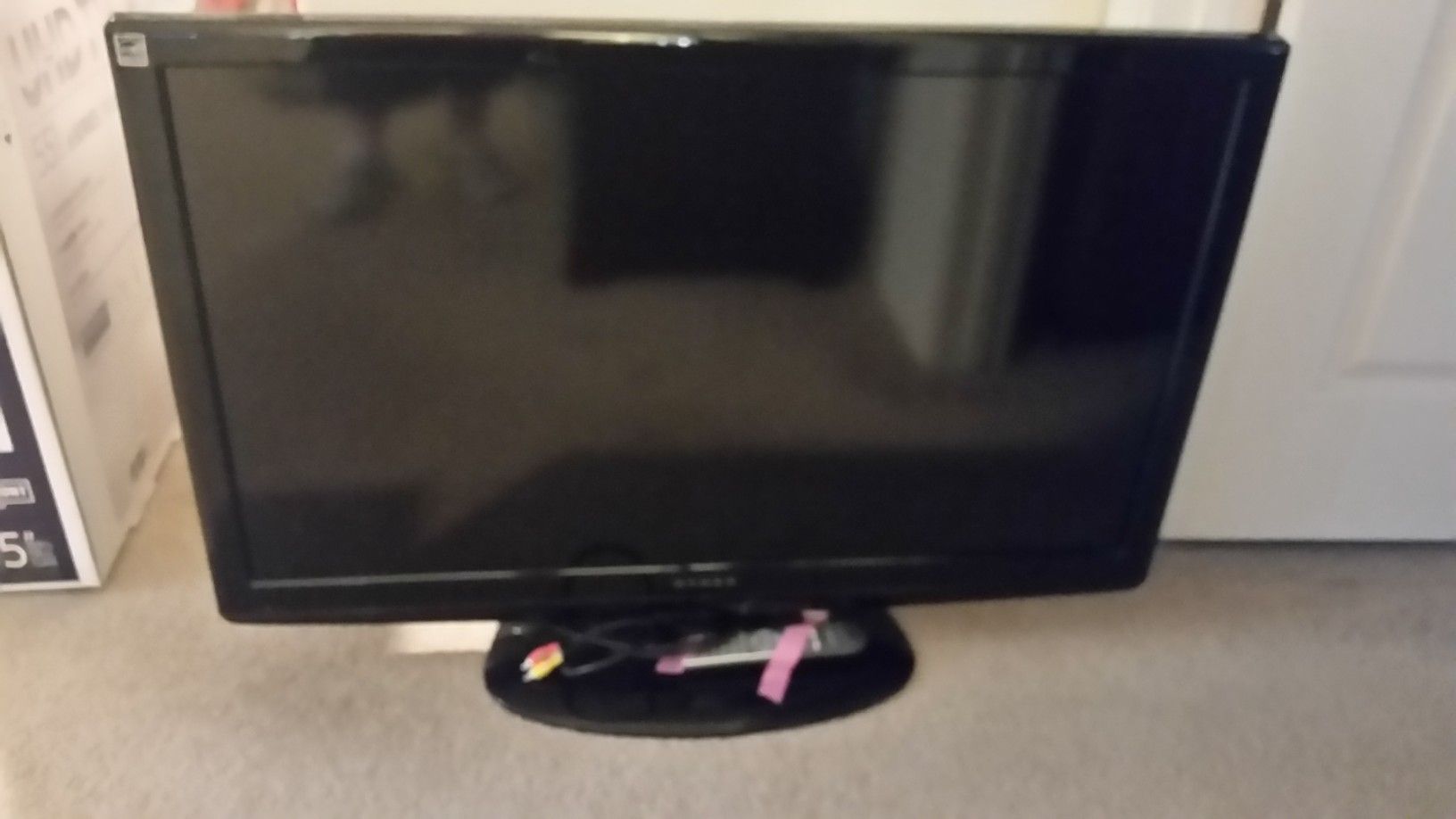 Dynex 40 inch flatscreen TV. Might need a new power cord but still works fine.