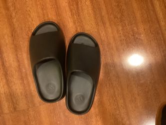 yeezy slides size 7us